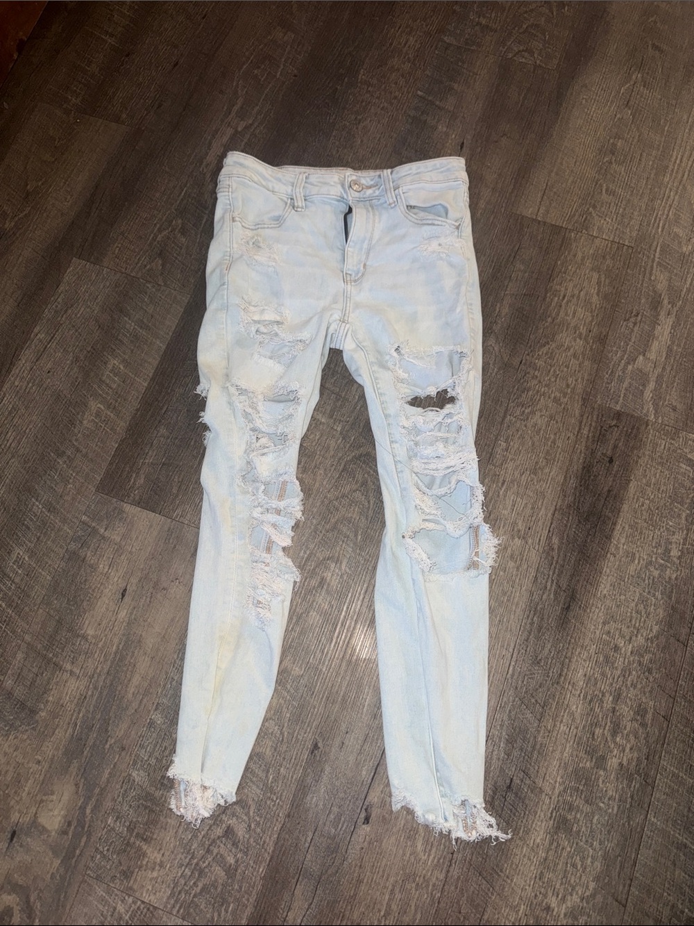 American Eagle Outfitters Light Wash Ripped Skinny Jeans